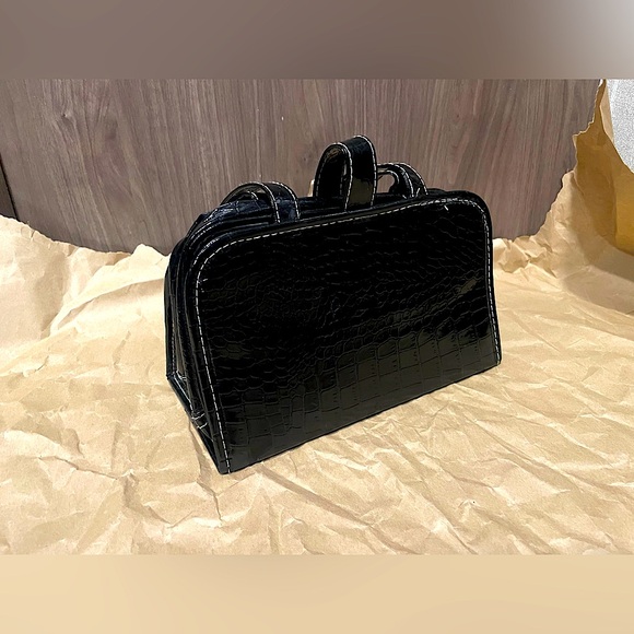 Makeup / Toiletries Bag - Picture 3 of 5